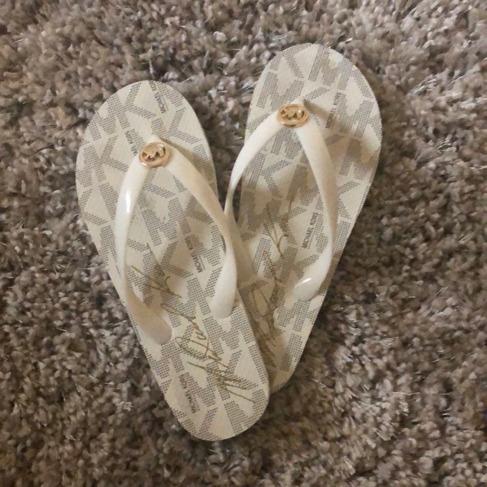 MK flip flops